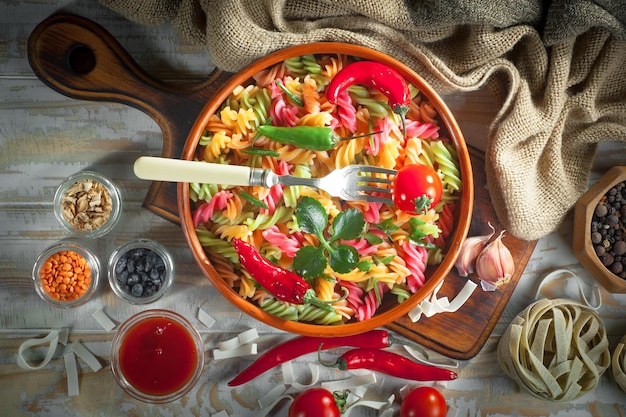 Miseczka z kolorowym daniem